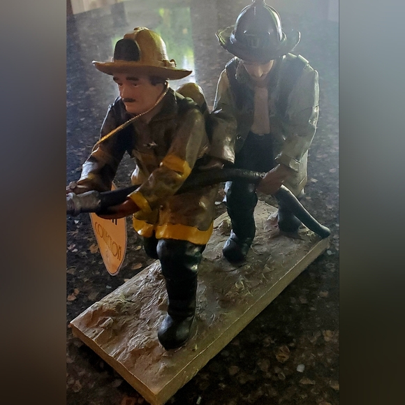 The 2 Firefighter Figurine By The Rich Collection - Picture 2 of 7